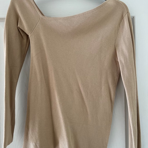 525 X Revolve Asymmetrical Pullover Top - Picture 1 of 6
